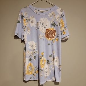 Lovely and Melody Boutique Floral Top Size Large